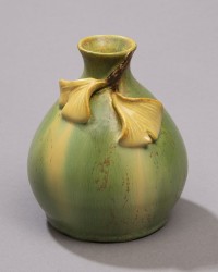 Ginkgo Pawn Bottle - Chess Vase Collection 