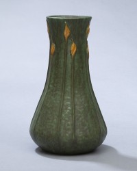 Amaryllis Twists by Ephraim Pottery